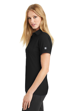 Sample of OGIO Jewel Polo in Blacktop from side sleeveleft